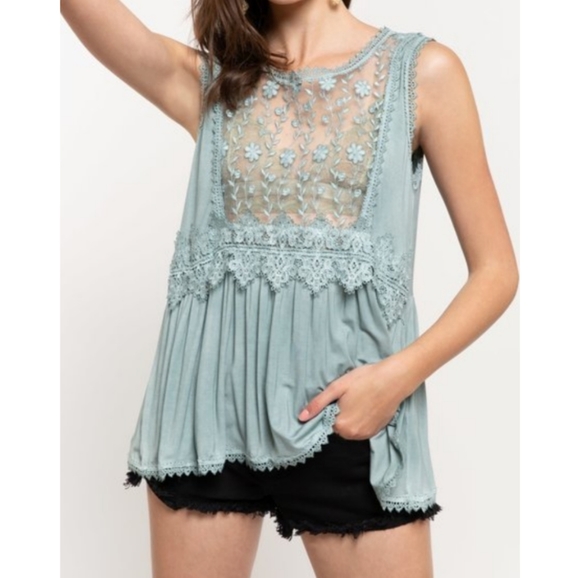 🆕🌿POL BOHO FLORAL MESH TOP🌿 - Picture 2 of 8